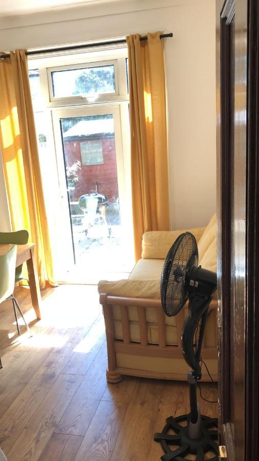 크로이던 Burney Tomar House 아파트 외부 사진